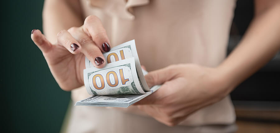 Massimizzare i guadagni come webcam model: comprendere i sistemi a token e le mance degli spettatori